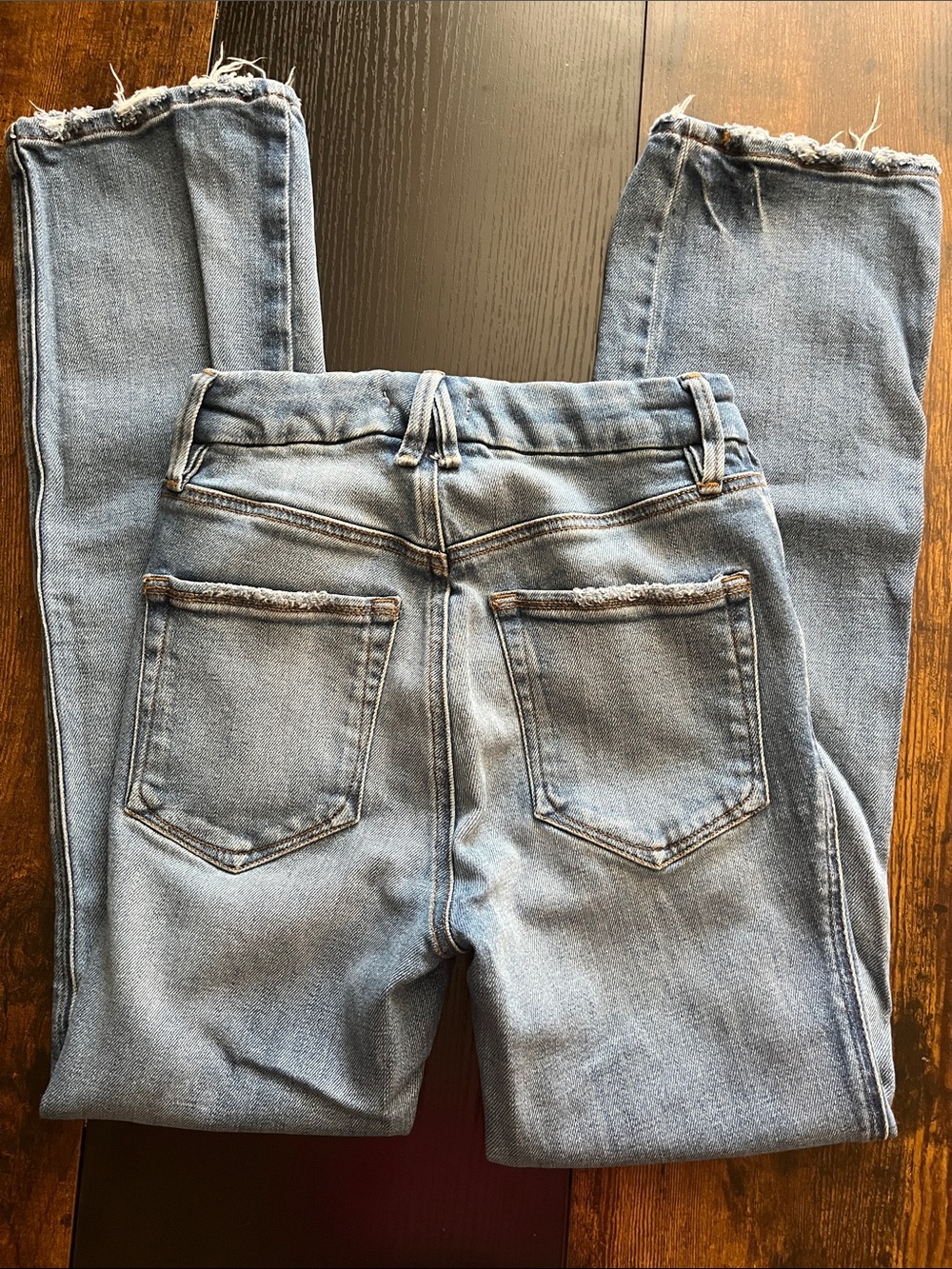 Good American Light Blue Cropped High-Rise Jeans with Frayed Hem - Picture 6 of 8